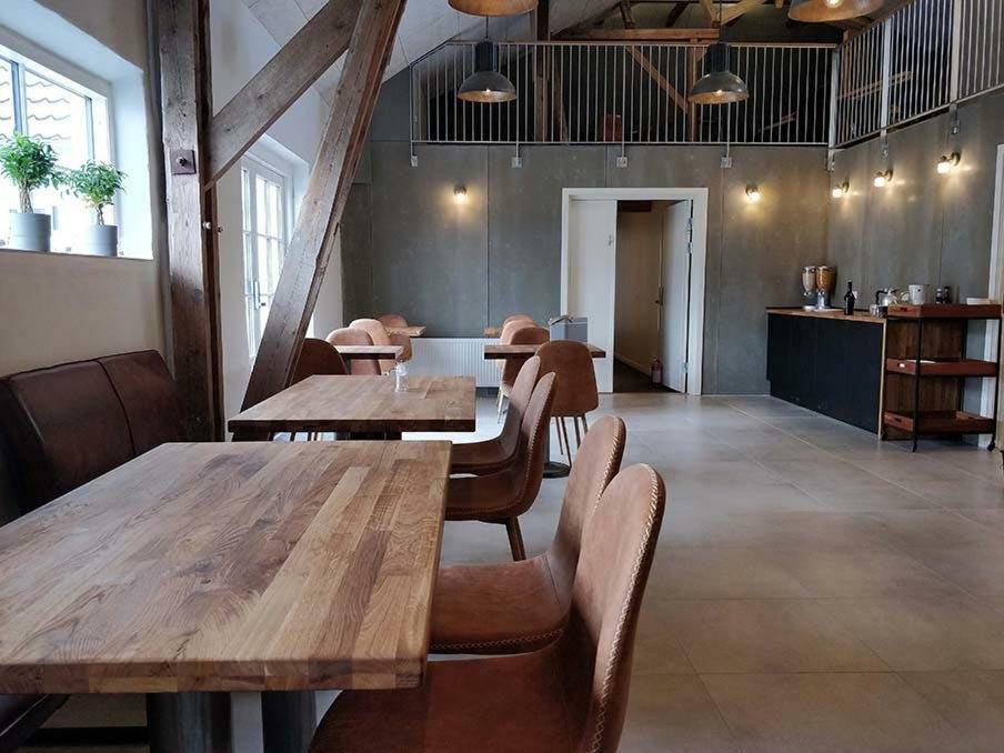 B & B Godstrup - Cafe Og Restaurant Den Gamle Stald Herning Exterior foto
